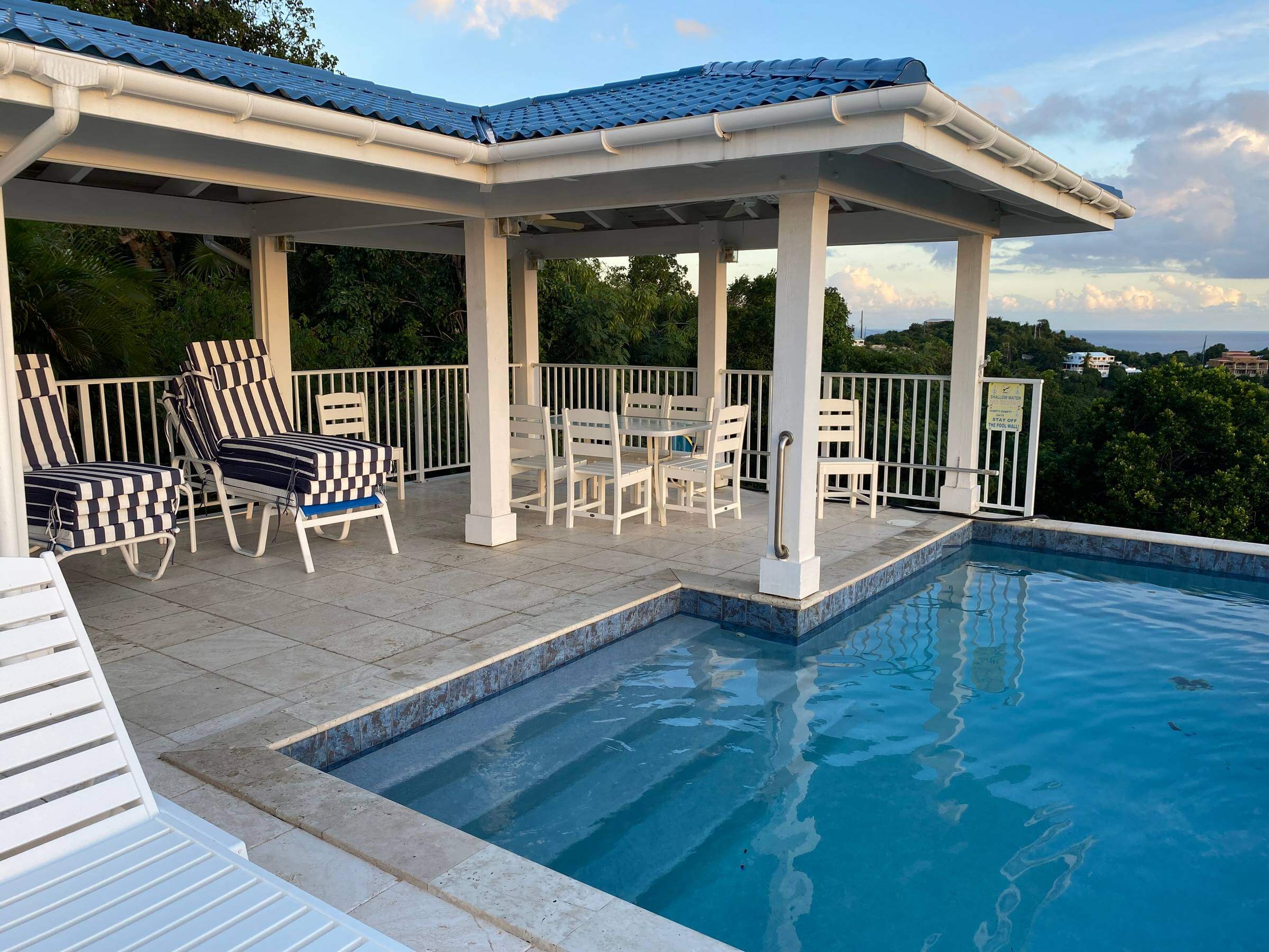 Pool 01